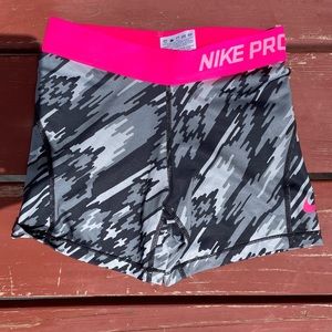 Girl’s medium grey Under Armor spandex